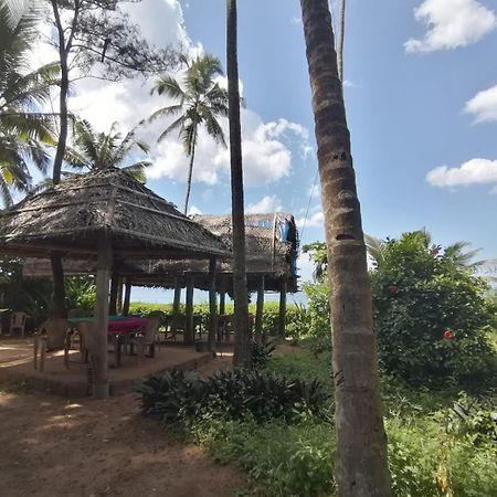 Sukriti Beach Resort Varkala Exterior foto