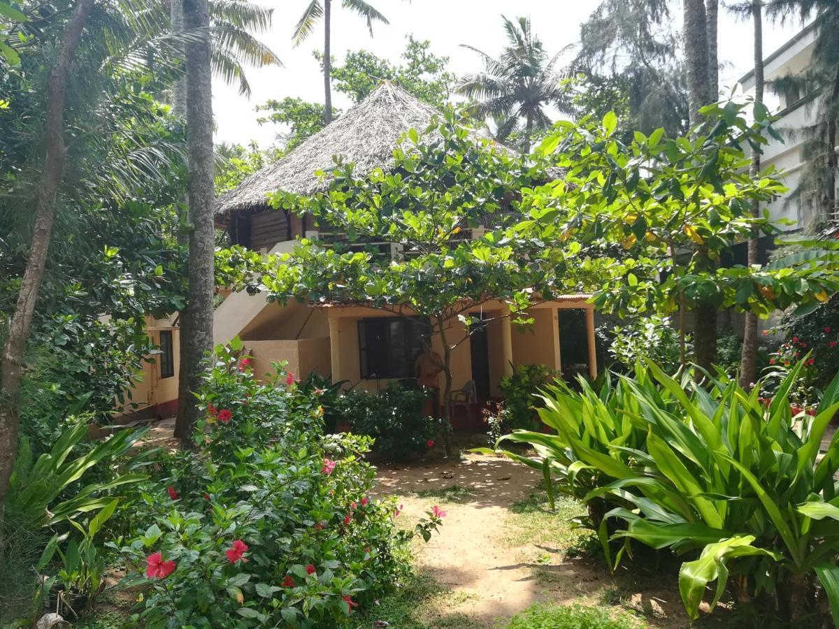 Sukriti Beach Resort Varkala Exterior foto