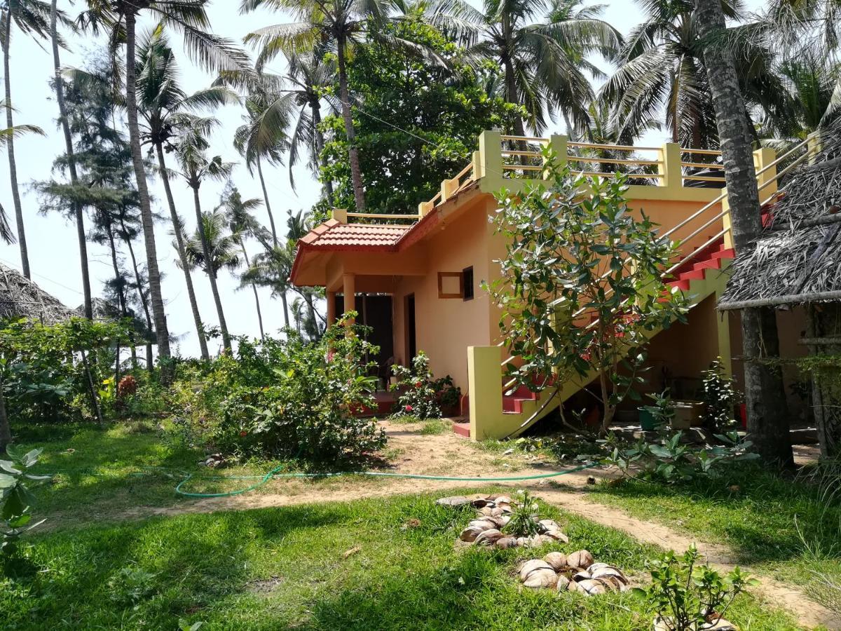 Sukriti Beach Resort Varkala Exterior foto